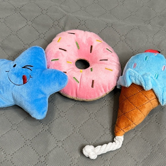 Small Dog Colorful Plush Dog Toy Set - Star, Donut, and Ice Cream - Picture 3 of 4